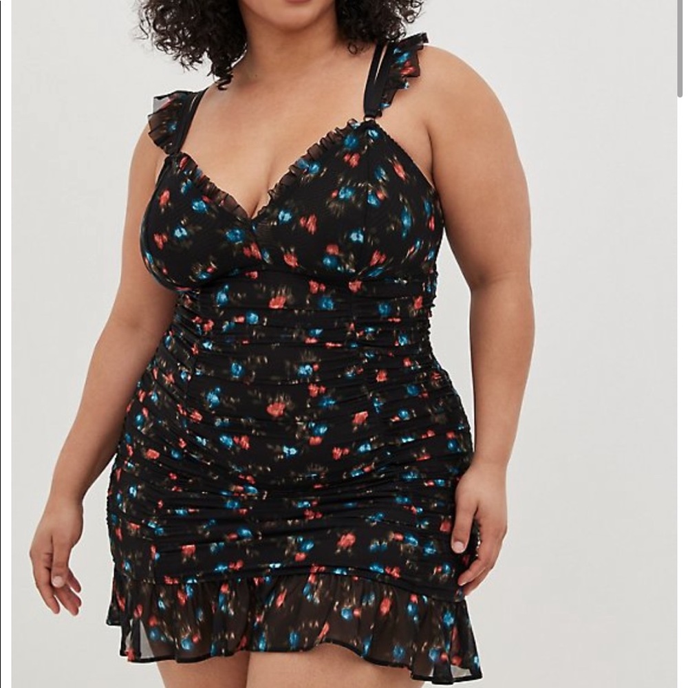 Torrid black floral mesh Chamise size 3